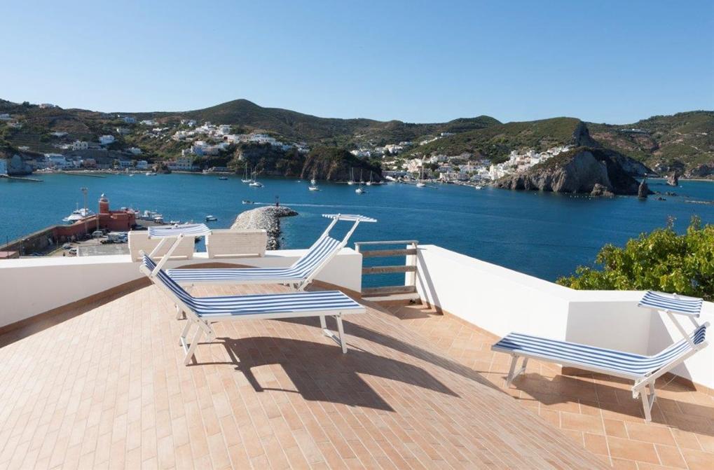 B&B La Terrazza Sul Porto Ponza Exterior photo